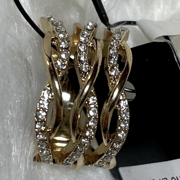 NWT 5 GIFTABLE NEW WITH TAGS crystal rhinestone gold promise BCBG cocktail ring - Picture 4 of 9